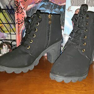 Boots with gold details